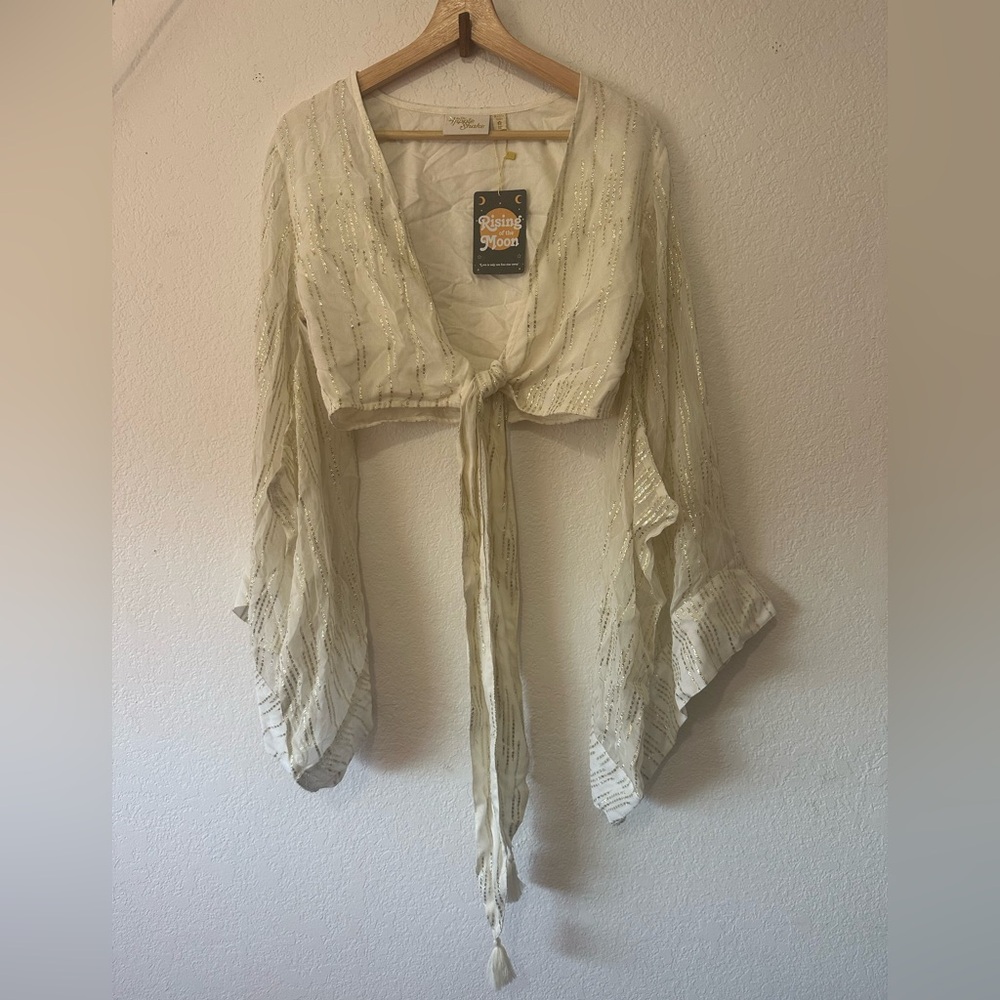 Elegant Cream Tie-Front Crop Top
